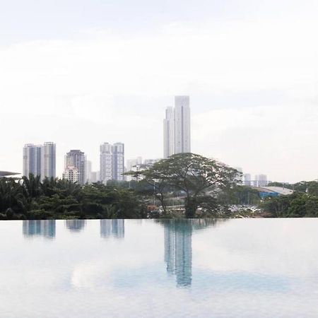 Seaview Condo Near Rf Mall, Food Court & Free Netflix Johor Bahru Exterior foto